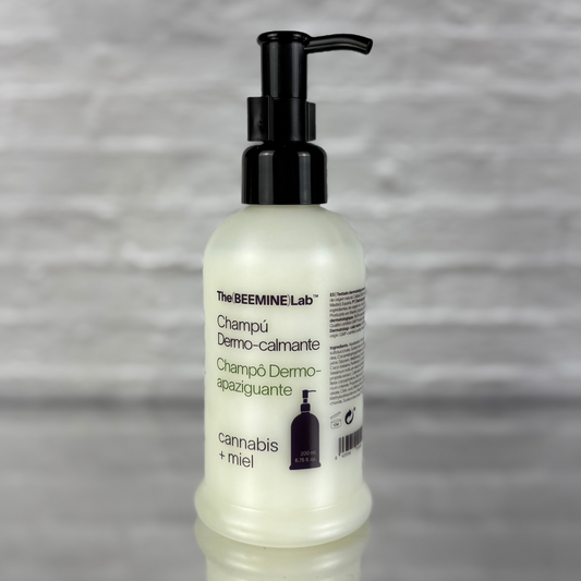 Champú dermo-calmante con CBD Beemine – fórmula suave para cuero cabelludo sensible